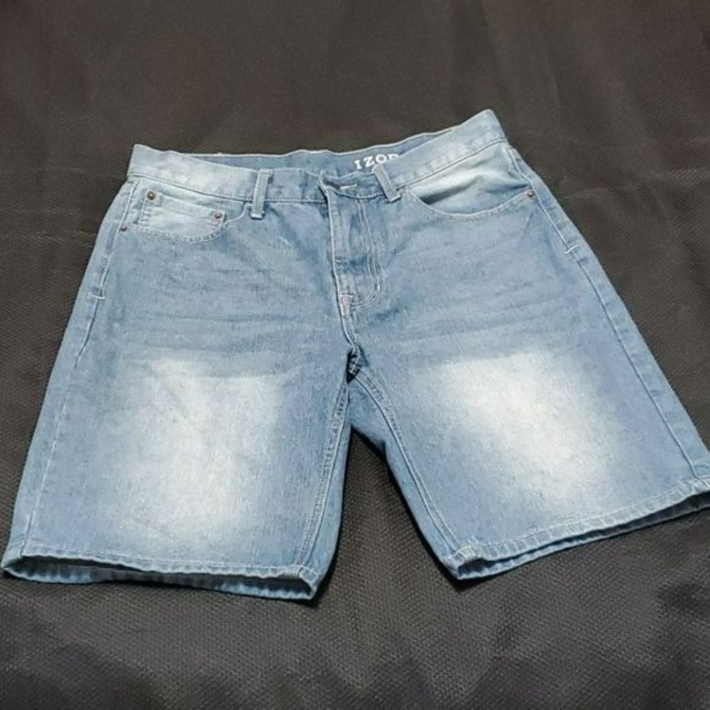 IZOD DISTRESSED DENIM SHORTS, MENS SIZE 32 EUC